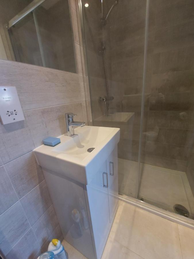 Secret Garden Apartment Faygate Ngoại thất bức ảnh